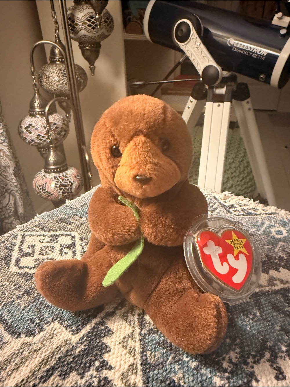 Ty Brown Plush Otter with Green Leaf Accessory Beanie Baby